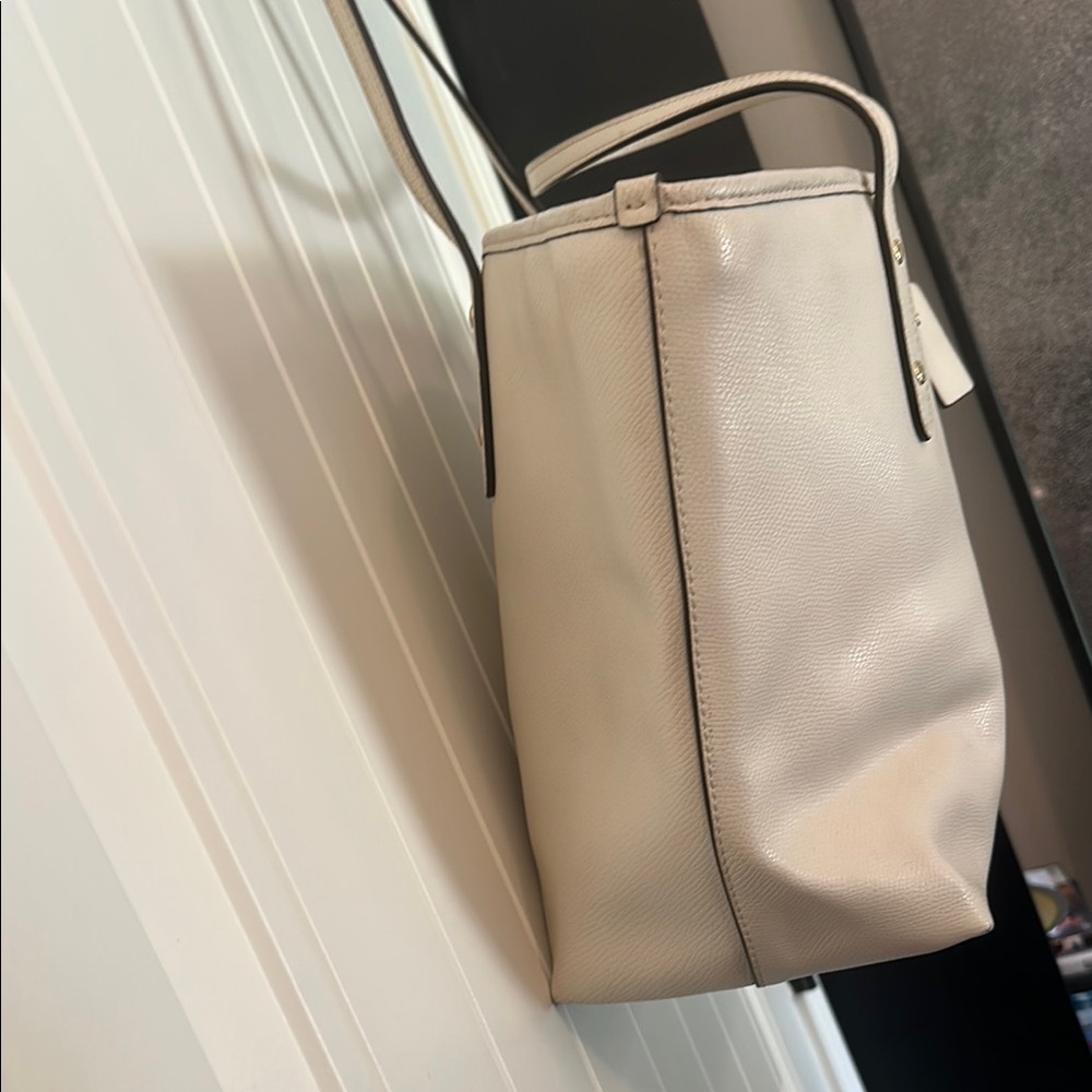 Coach Cream Leather Tote Spacious Everyday Essential - Picture 7 of 8
